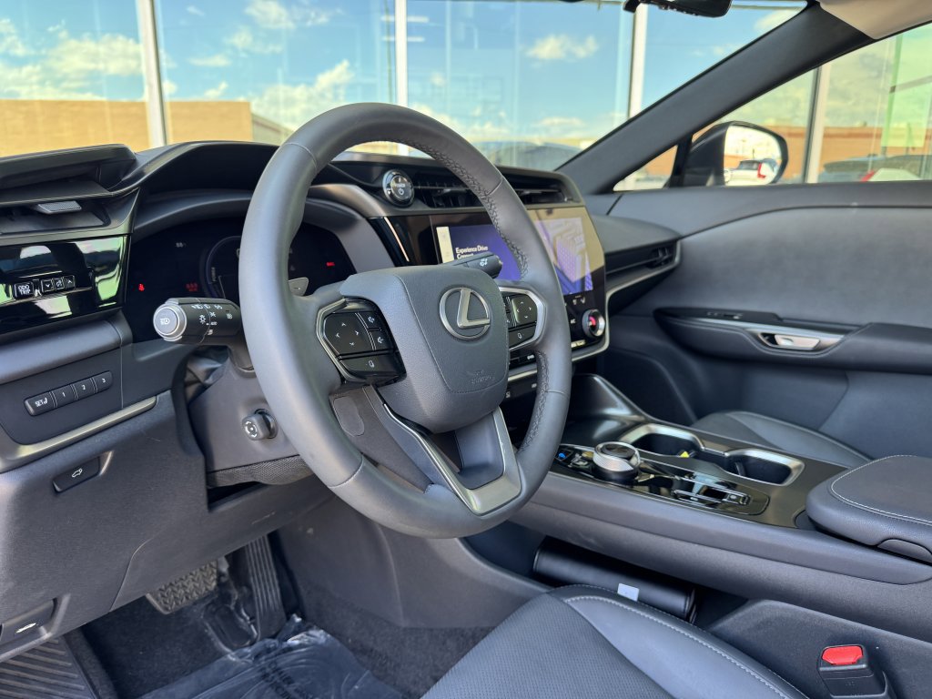 Used 2023 Lexus RZ 450e Premium image 31