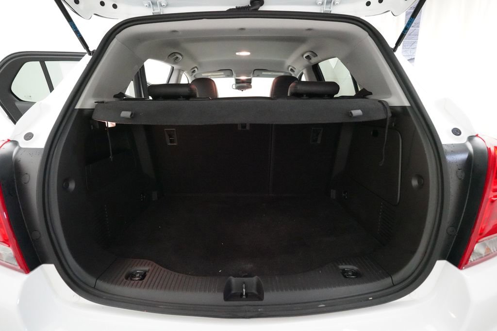 Certified 2022 Chevrolet Trax LT w/ LT Convenience Package image 10