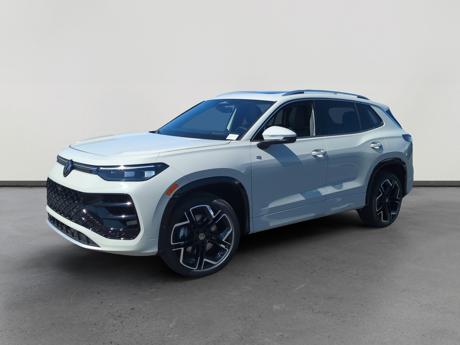 New 2026 Volkswagen Tiguan SEL R-Line