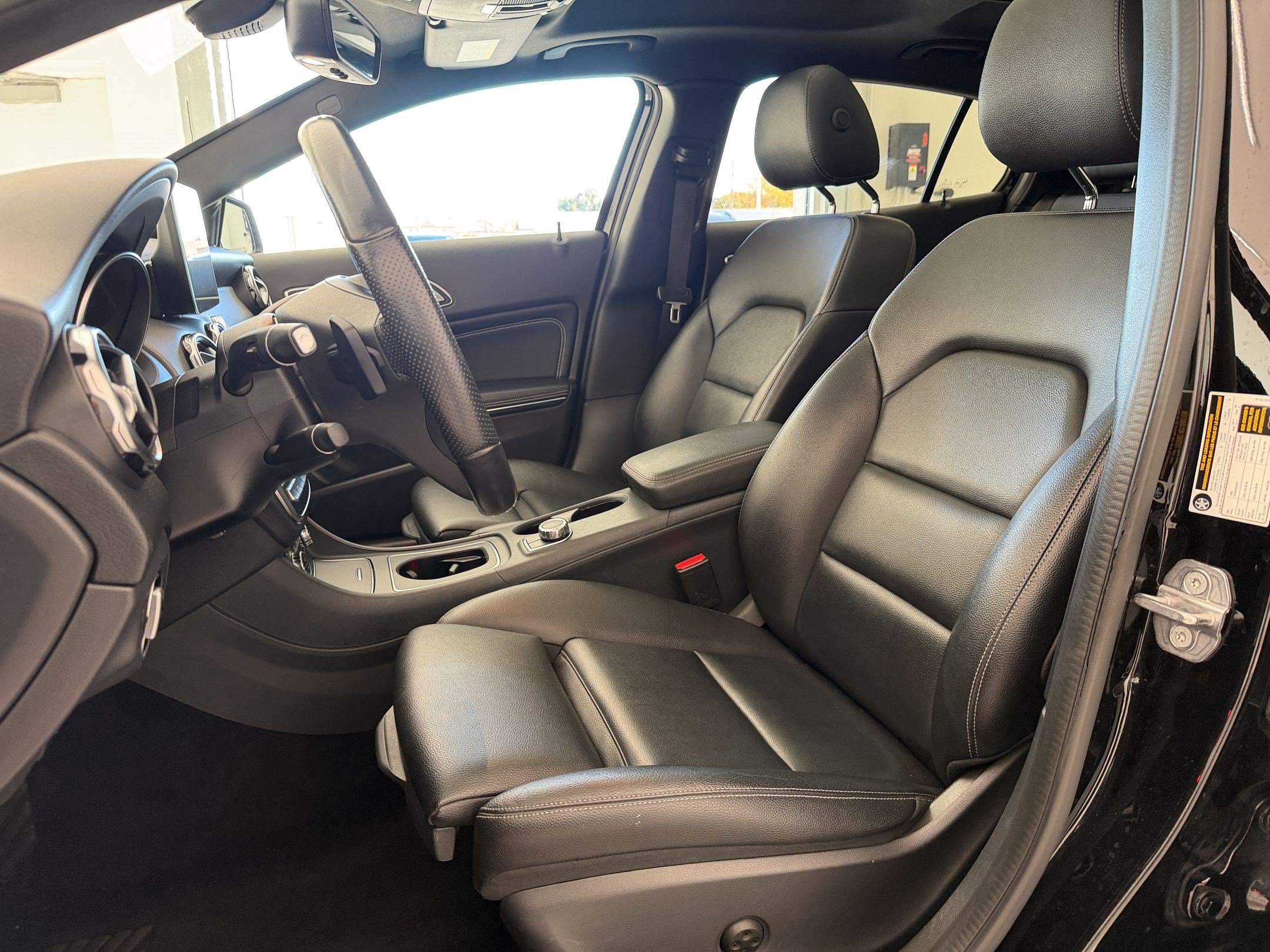 Used 2020 Mercedes-Benz GLA 250 4MATIC image 5