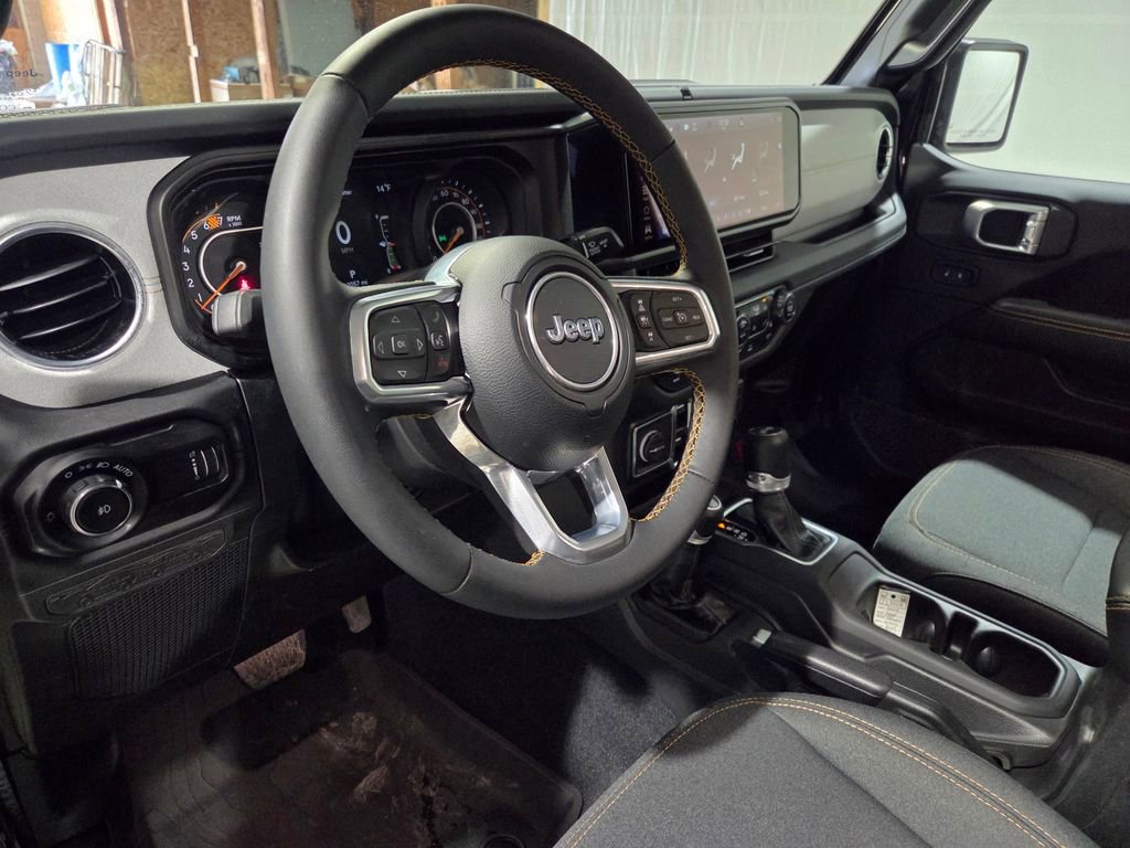 Used 2024 Jeep Wrangler Sahara image 7