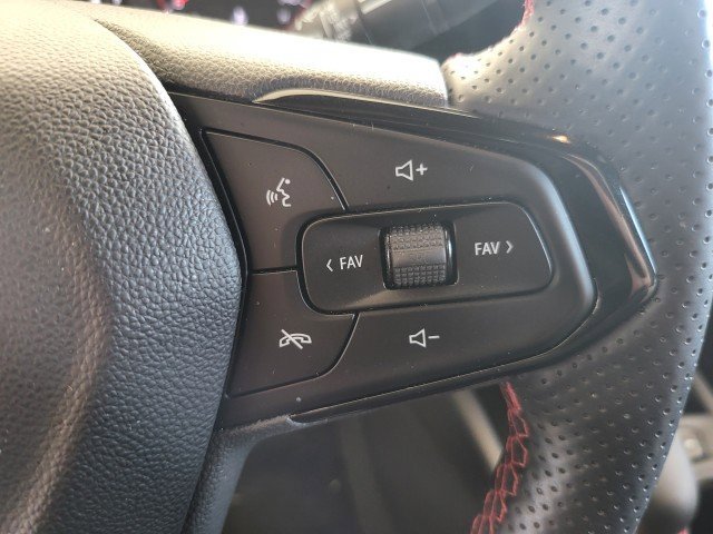 Used 2024 Chevrolet Trax RS w/ Driver Confidence Package image 24