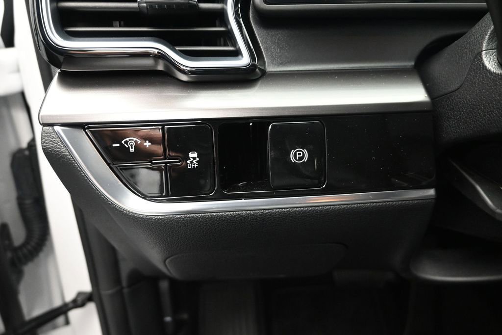 Used 2025 Kia Sportage EX FWD image 12