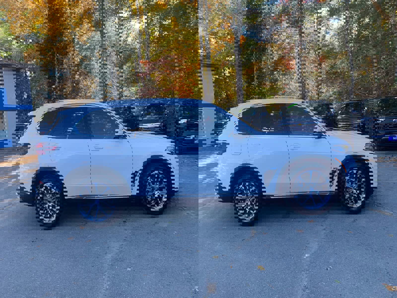 Used 2025 BMW X5 xDrive50e image 4