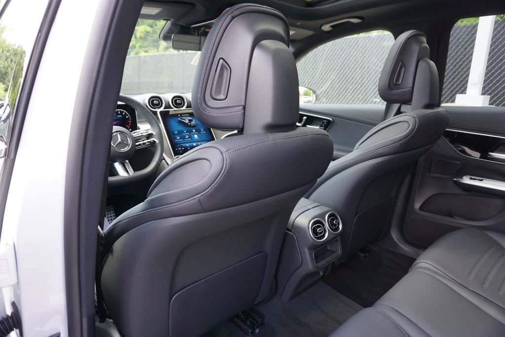 Certified 2025 Mercedes-Benz GLC 300 4MATIC image 51