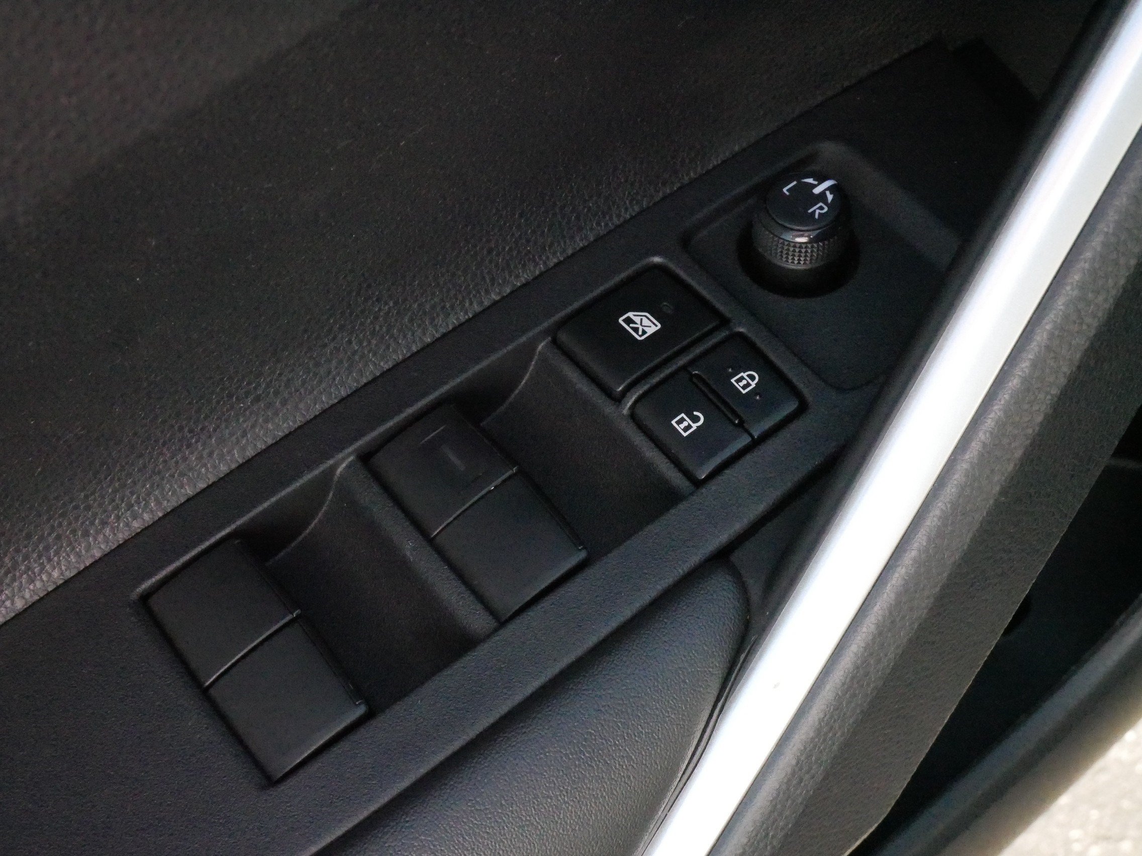 Certified 2024 Toyota Corolla Cross AWD Hybrid image 19