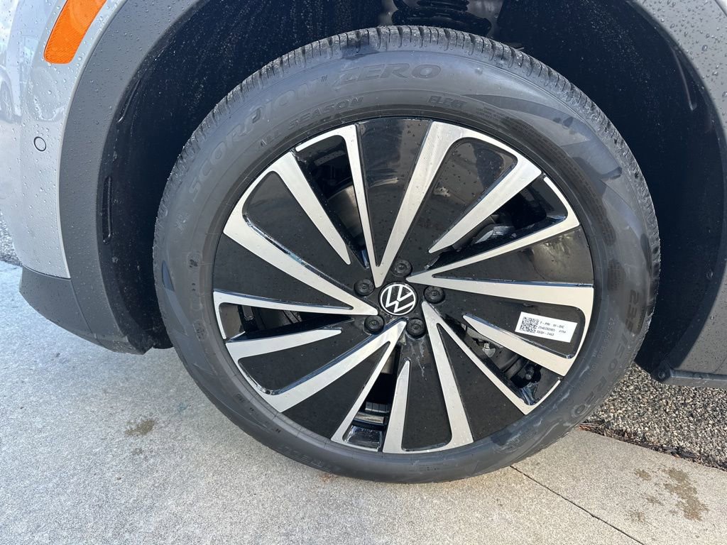 New 2025 Volkswagen ID.4 Pro AWD/4WD image 26