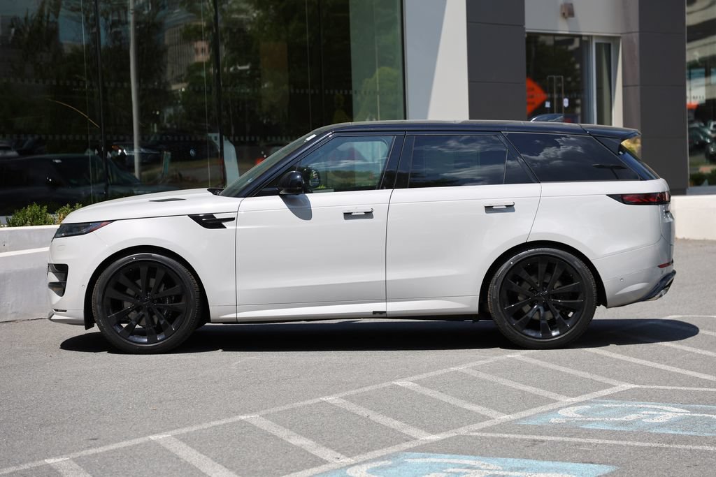 New 2026 Land Rover Range Rover Sport Dynamic SE AWD/4WD image 2