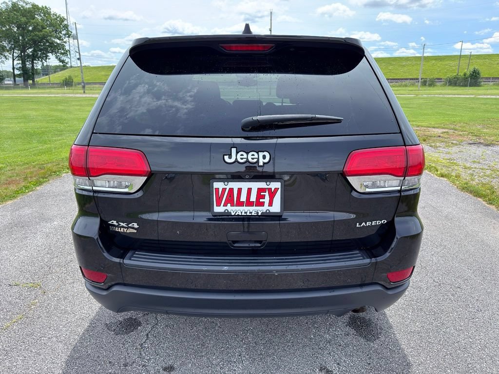 Used 2017 Jeep Grand Cherokee Laredo AWD/4WD image 11