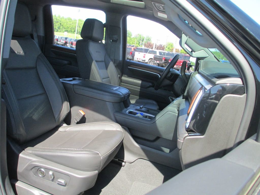 Used 2024 GMC Sierra 2500 Denali w/ Denali Reserve Package AWD/4WD image 25