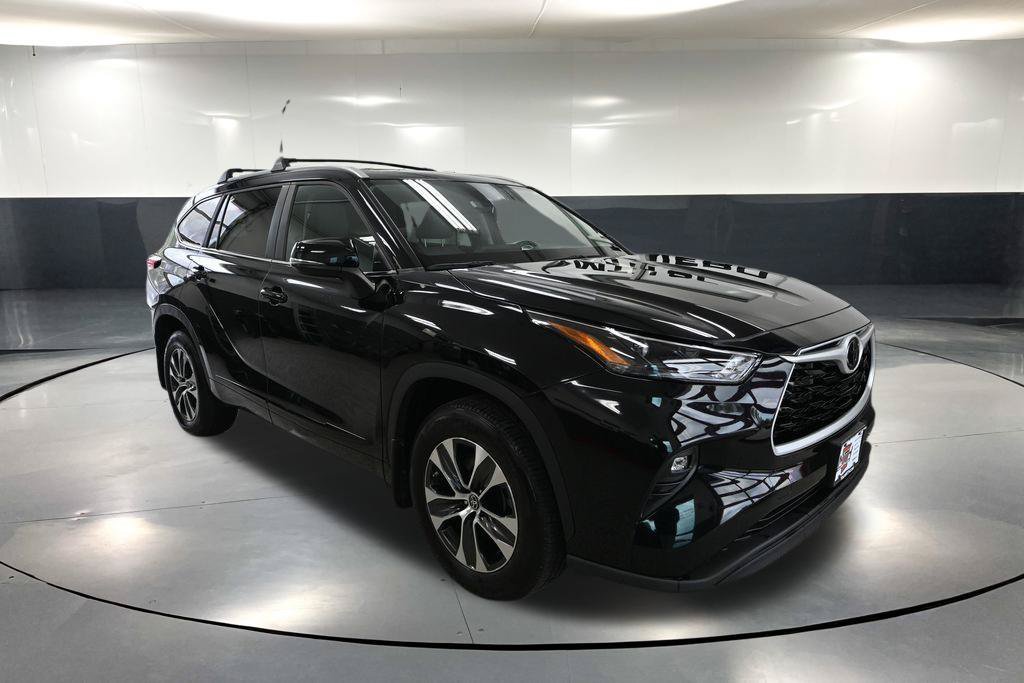 Used 2023 Toyota Highlander XLE