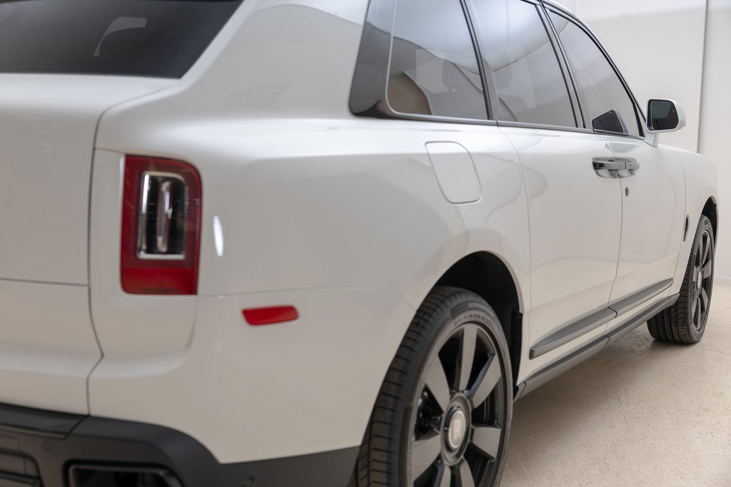 Used 2023 Rolls-Royce Cullinan image 15