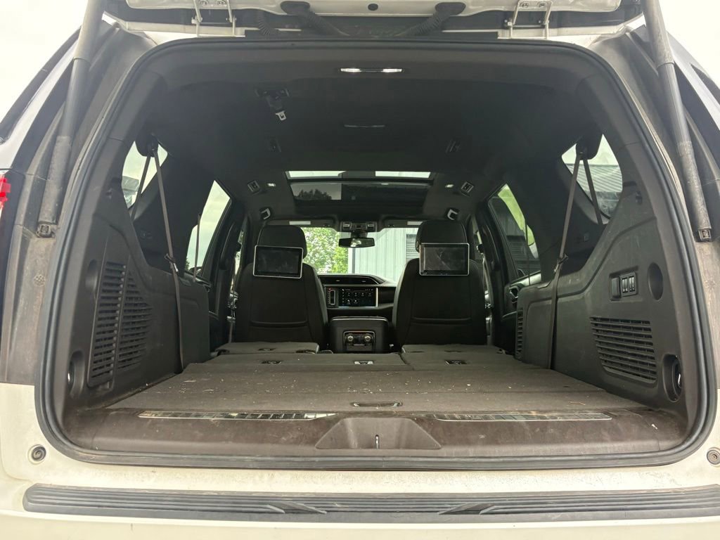 Used 2022 GMC Yukon XL Denali AWD/4WD image 24