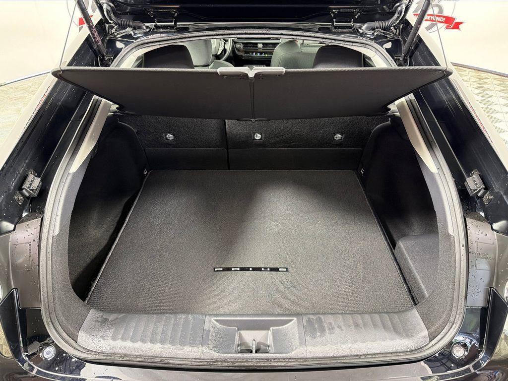 Used 2025 Toyota Prius Plug-In Hybrid image 18