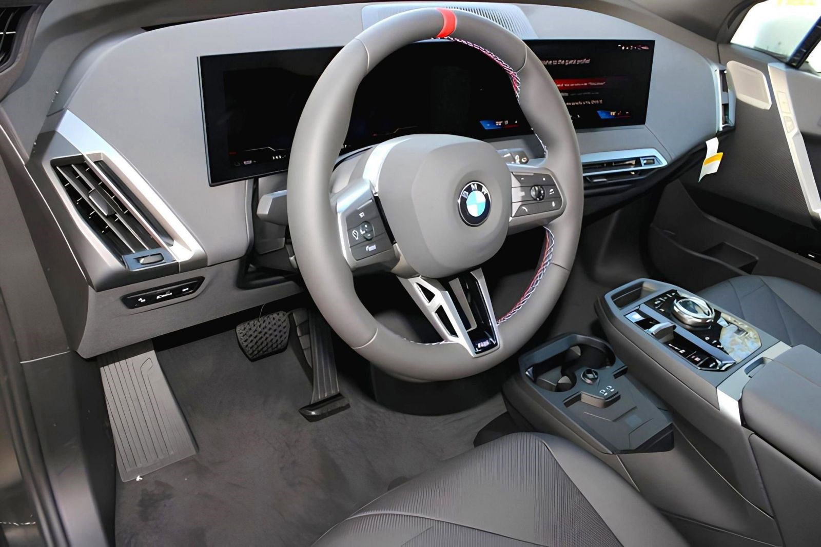 Used 2025 BMW iX M60 image 3