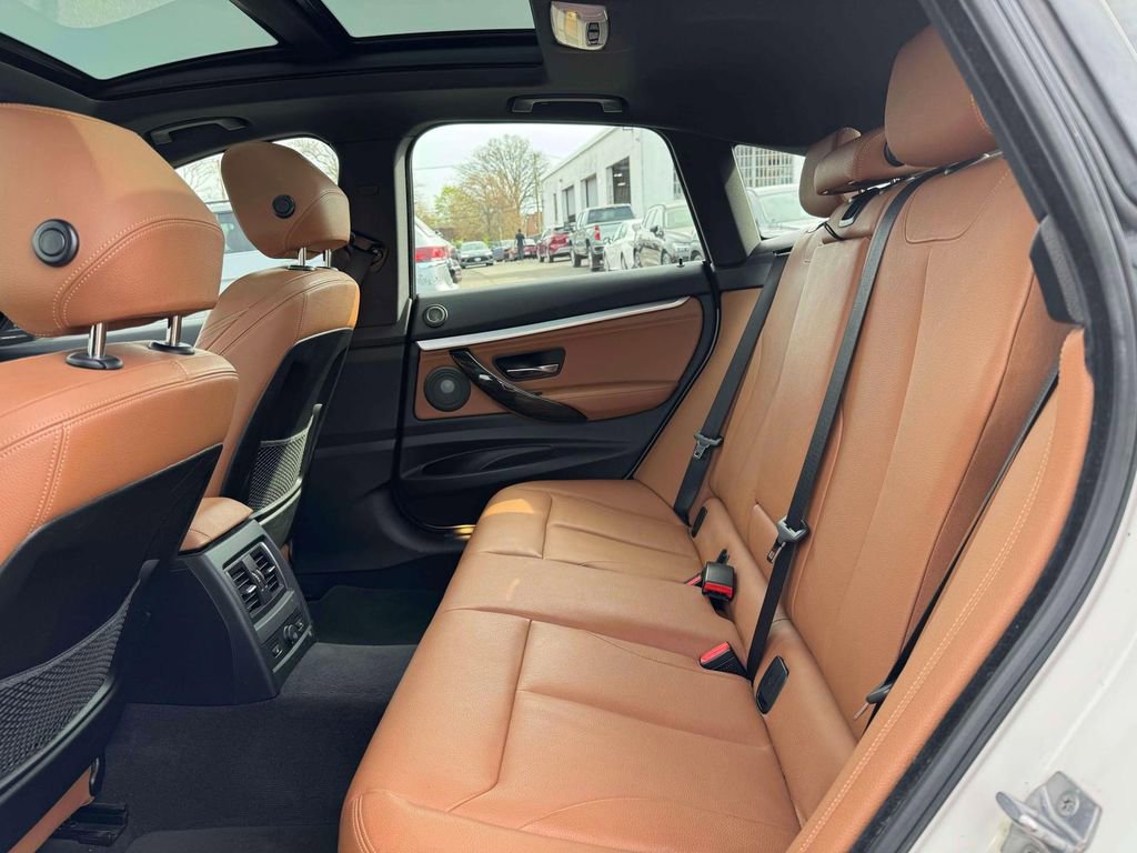 Used 2016 BMW 335i Gran Turismo xDrive image 14