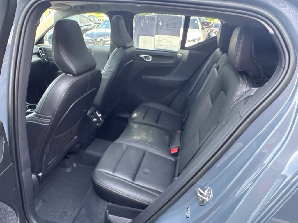Used 2023 Volvo XC40 B5 Plus AWD/4WD image 49