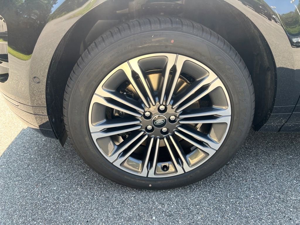 New 2026 Land Rover Range Rover Evoque Dynamic SE image 9