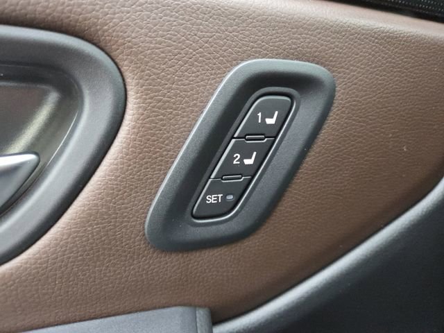 Used 2025 Honda Pilot Elite image 13