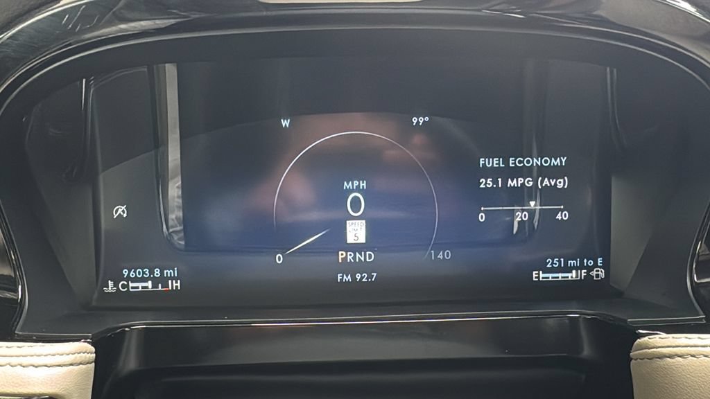 Used 2025 Lincoln Corsair Reserve FWD image 15