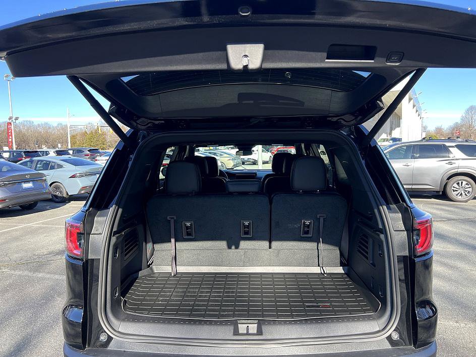 Used 2024 GMC Acadia AT4 image 30