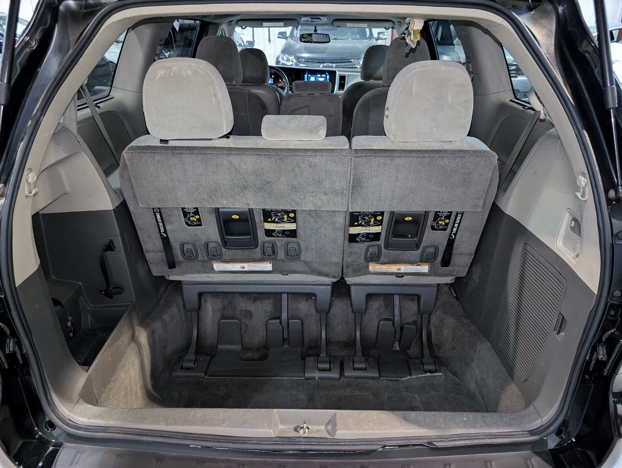 Used 2015 Toyota Sienna LE FWD image 23