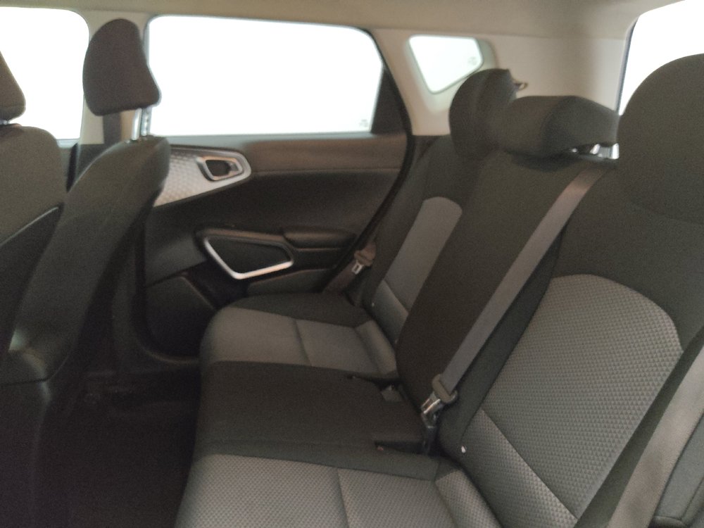 Used 2023 Kia Soul LX w/ LX Technology Package FWD image 18