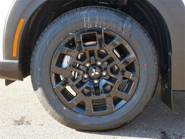 New 2026 Mitsubishi Outlander Trail Edition image 3