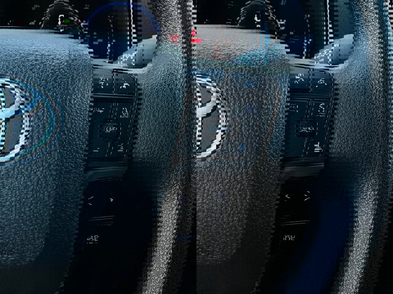 Used 2025 Toyota Camry LE image 33