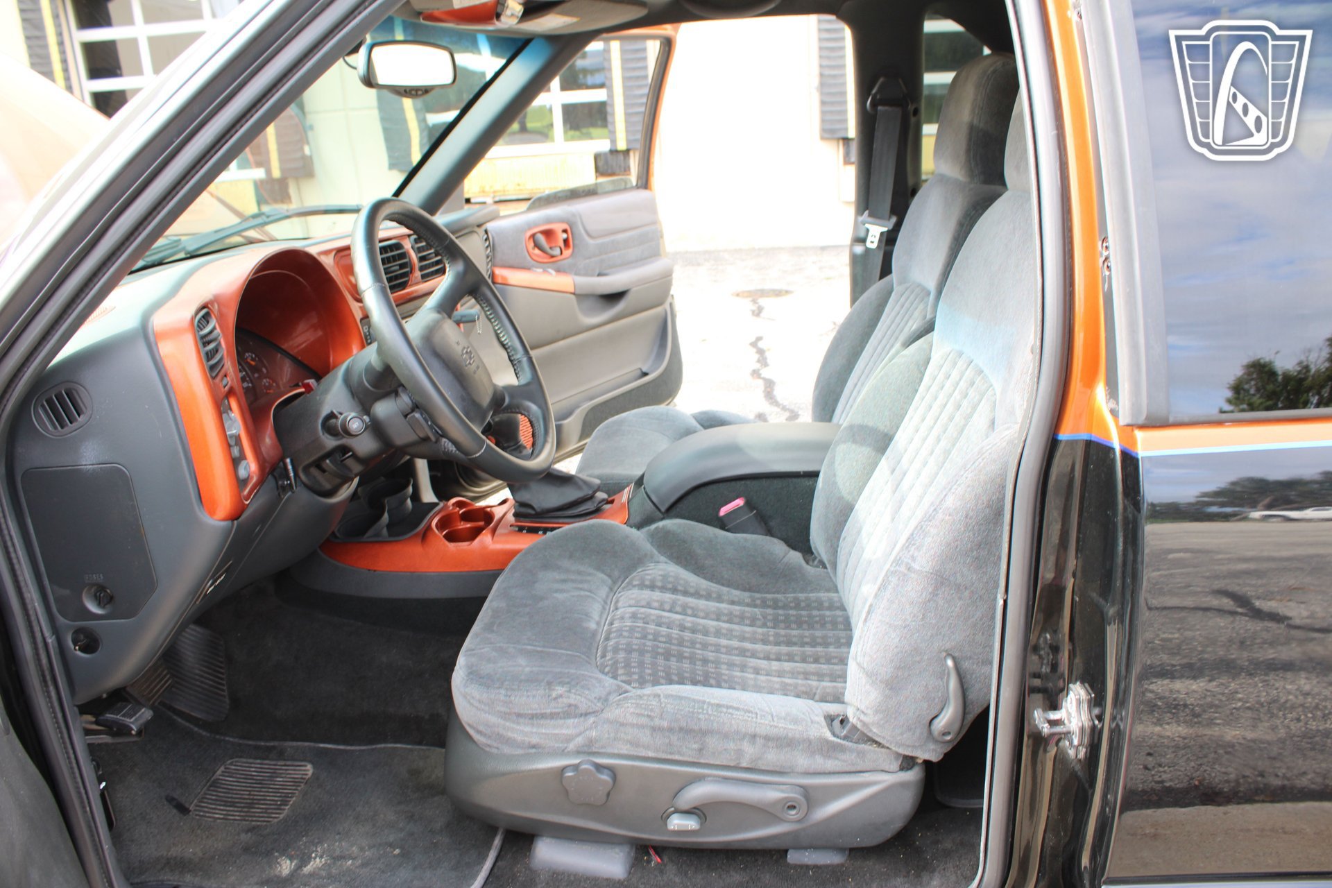 Used 2001 Chevrolet Blazer Xtreme w/ Preferred Equipment Group RWD image 13