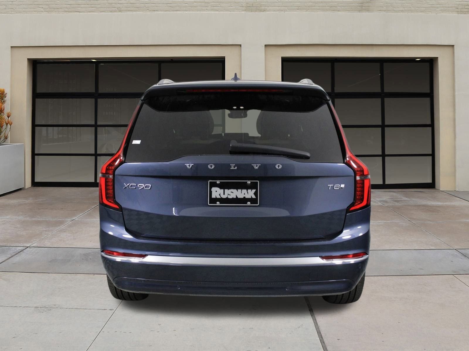 New 2026 Volvo XC90 T8 Plus image 4