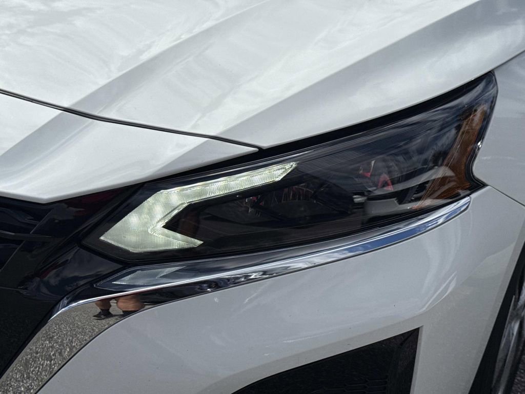 Certified 2025 Nissan Altima 2.5 S image 10