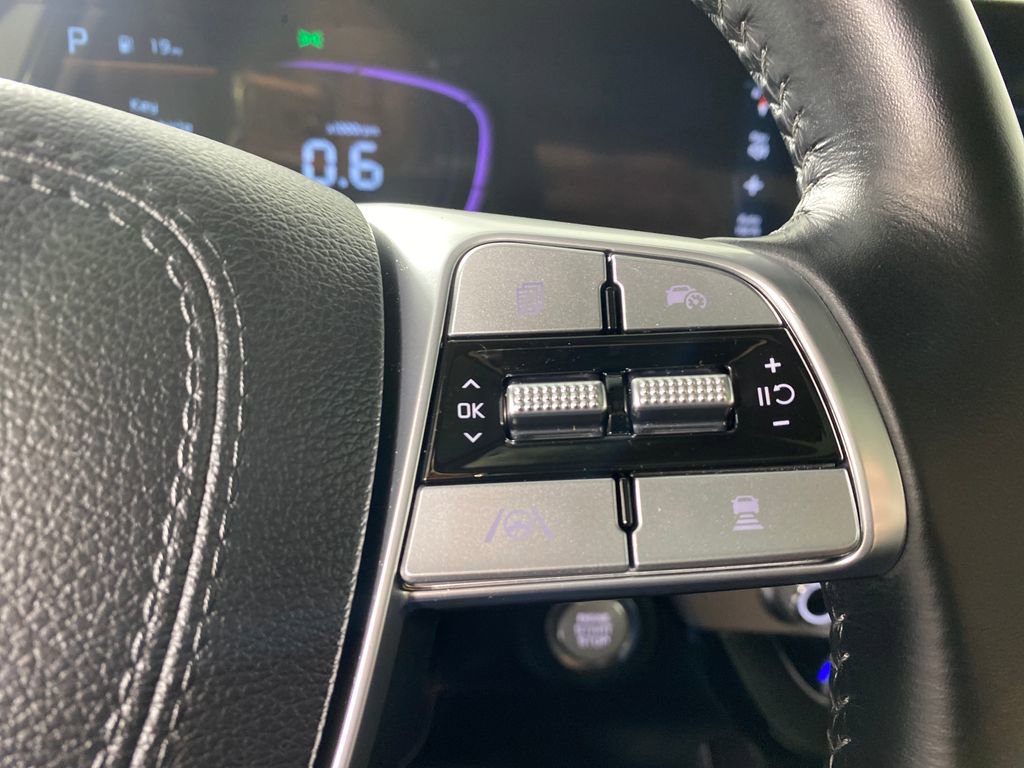 Used 2025 Kia Telluride S image 16