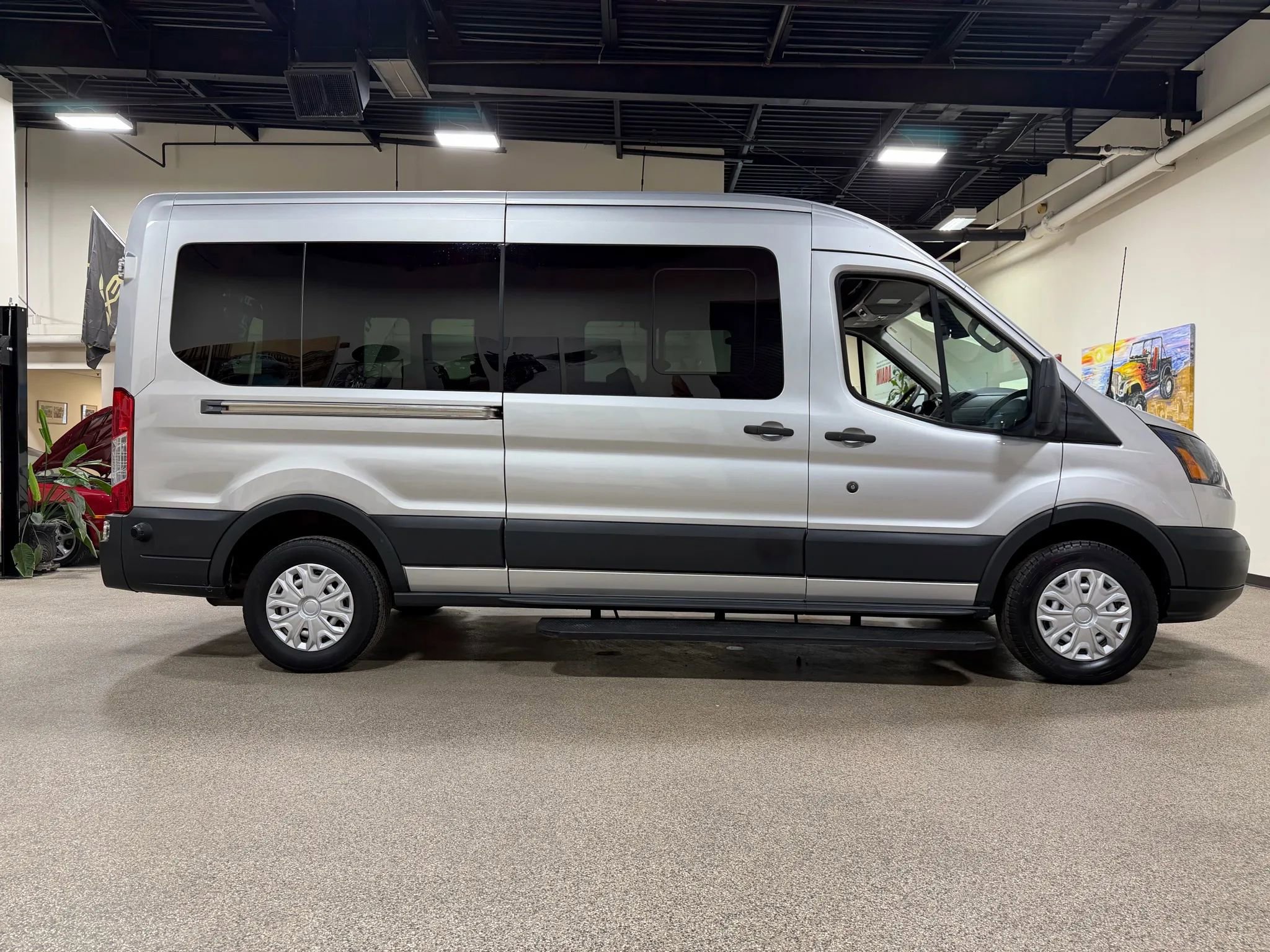 Used 2015 Ford Transit 250 148 Medium Roof RWD image 5