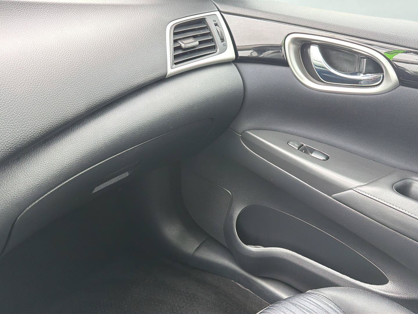 Used 2017 Nissan Sentra SV FWD image 20