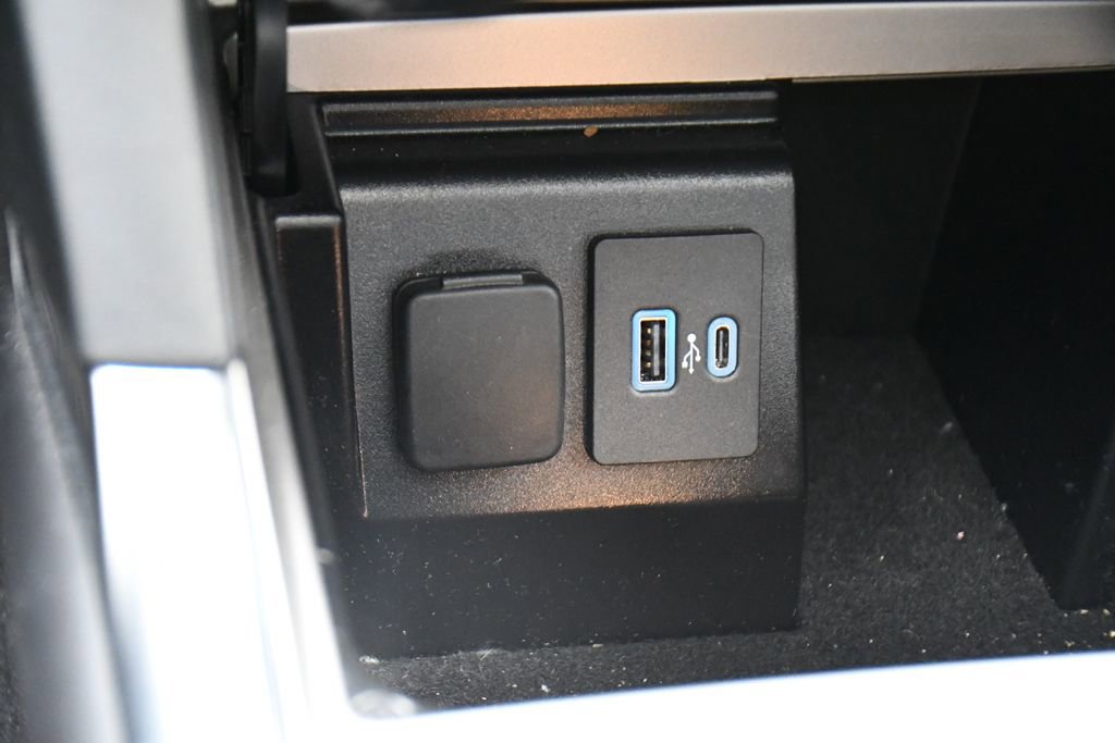 Used 2023 Ford Explorer XLT w/ Equipment Group 202A image 33