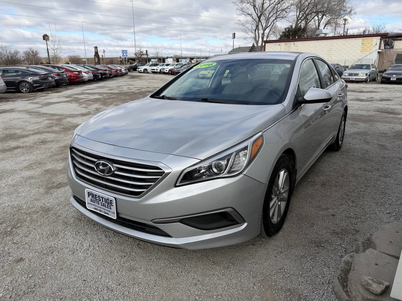 Used 2016 Hyundai Sonata SE image 3
