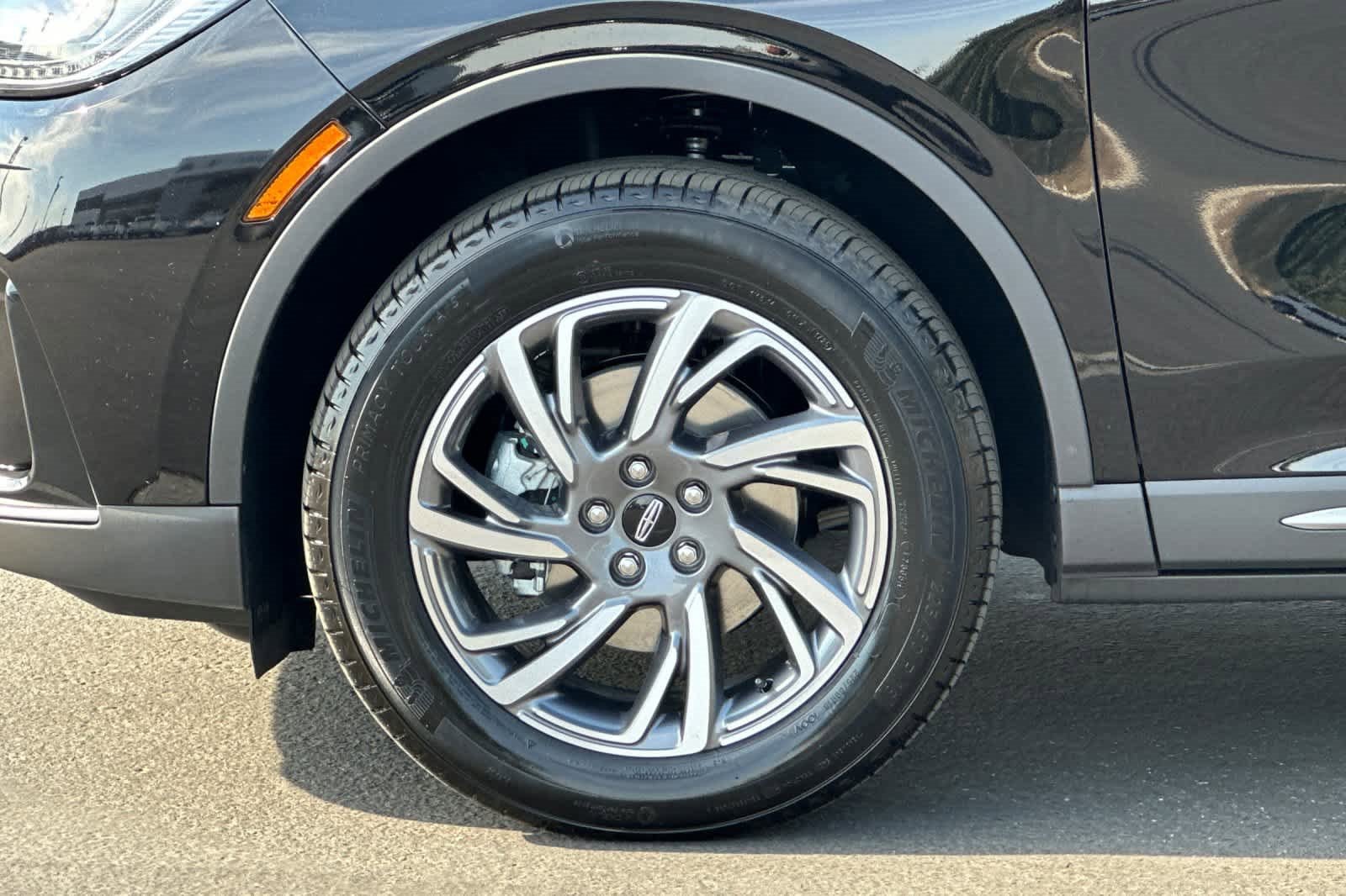 Used 2025 Lincoln Corsair Premiere w/ Equipment Group 101A image 27