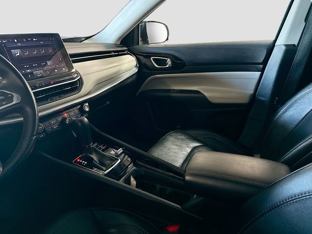 Used 2022 Jeep Compass Limited image 23