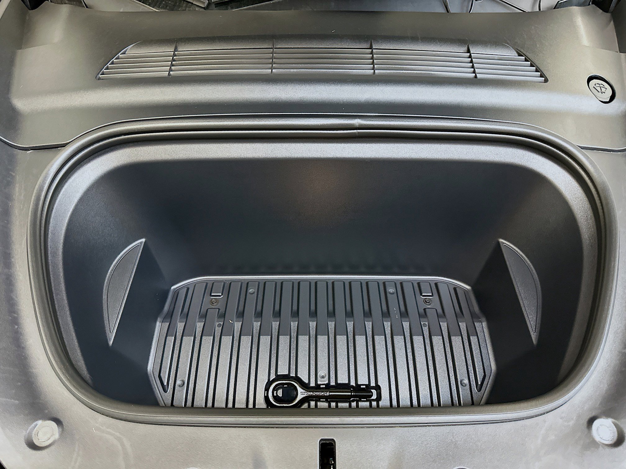 Used 2023 Tesla Model Y Long Range image 36