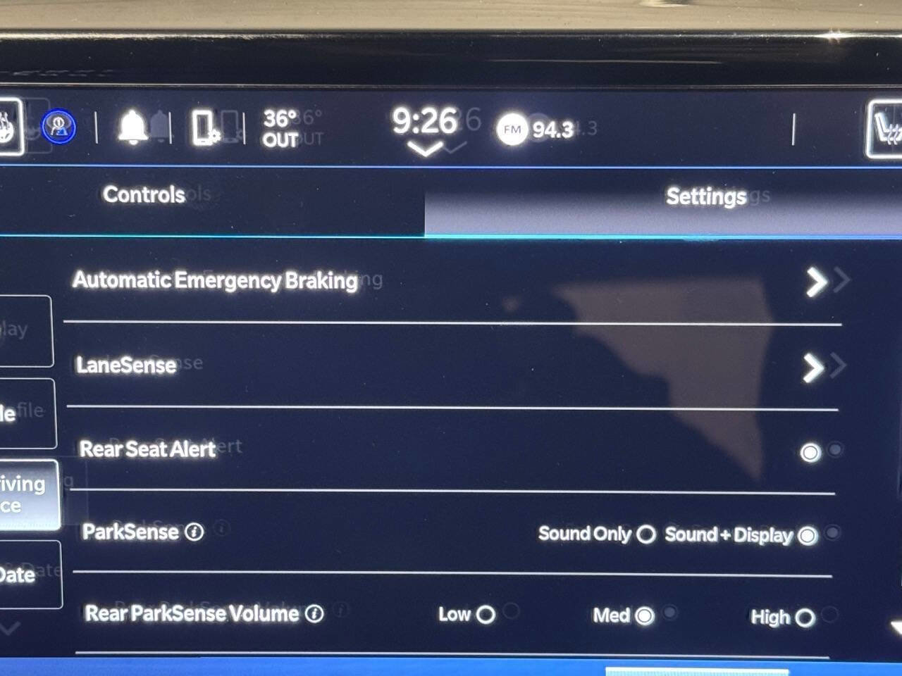 Used 2023 Chrysler Pacifica Touring image 28