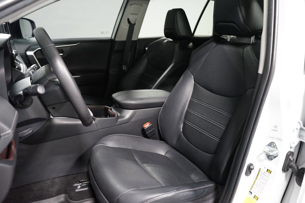 Used 2024 Toyota RAV4 Limited FWD image 28