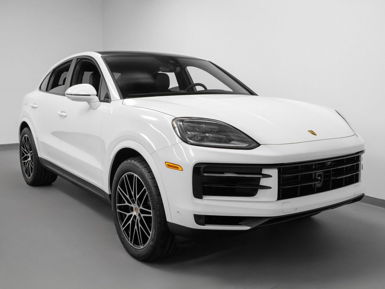 Certified 2024 Porsche Cayenne Coupe image 10