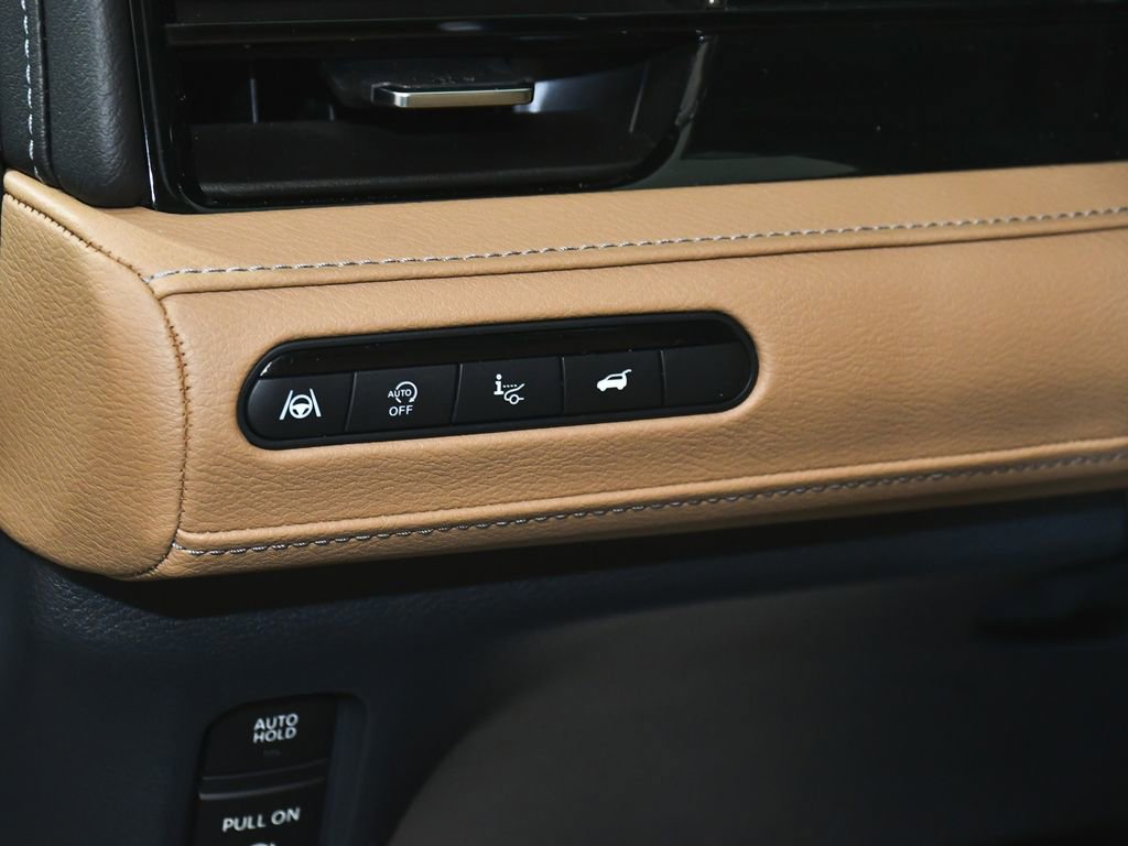 Used 2025 INFINITI QX80 Sensory image 24