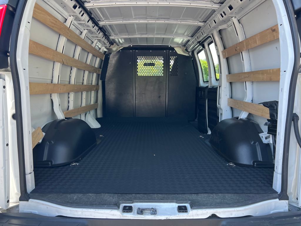 Used 2024 Chevrolet Express 2500 w/ Driver Convenience Package RWD image 18