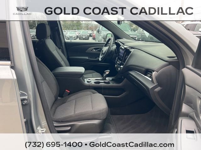 Used 2023 Chevrolet Traverse LT w/ Rear Camera Mirror Package image 7