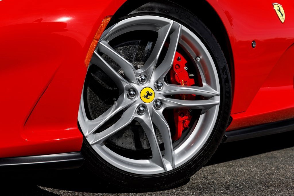 Used 2019 Ferrari 812 Superfast image 10