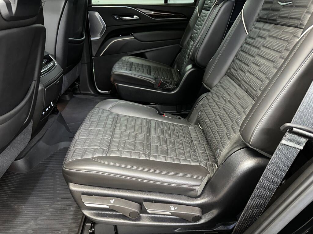 Used 2021 Cadillac Escalade Premium Luxury Platinum image 22