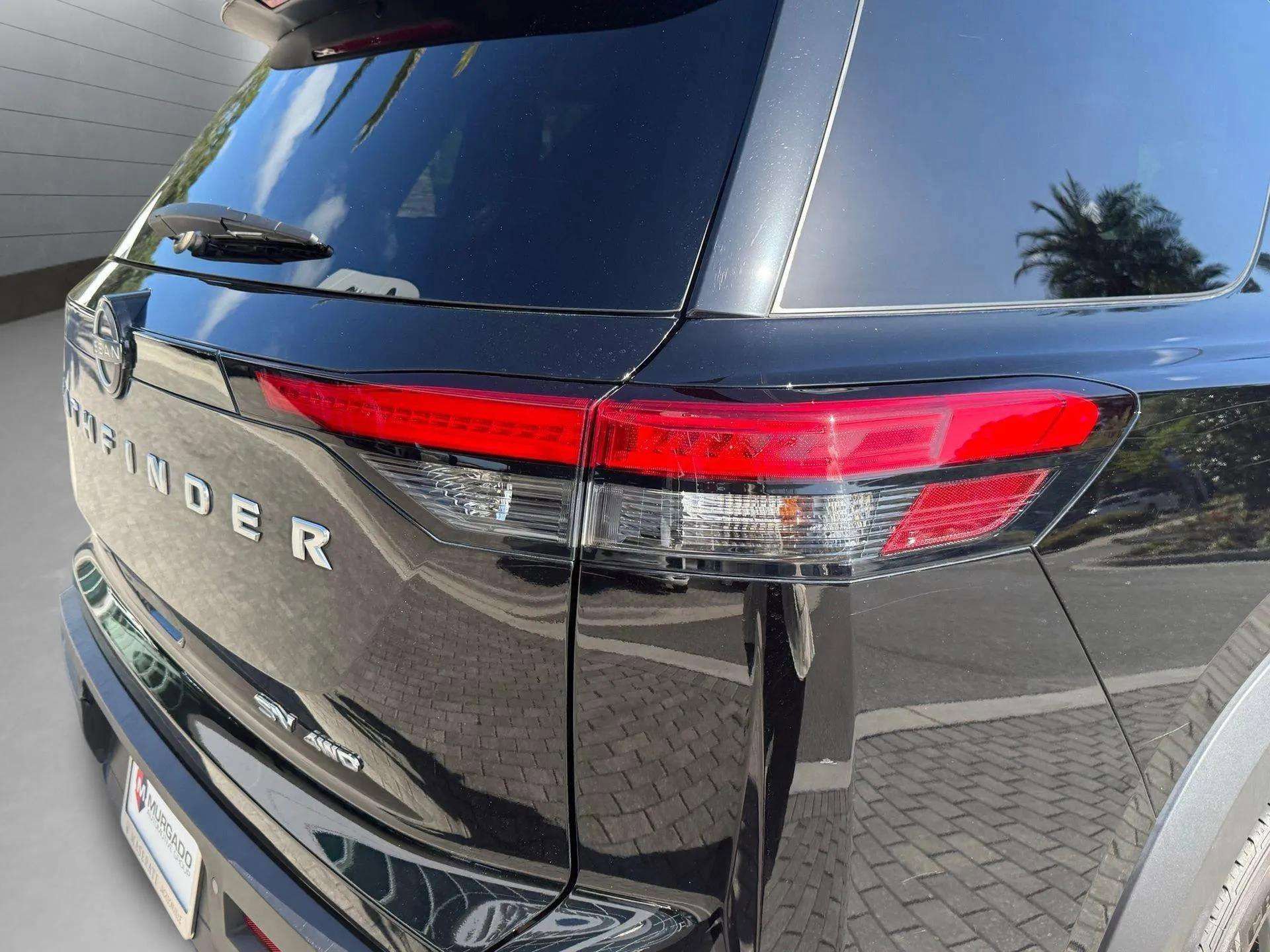 Used 2024 Nissan Pathfinder SV image 19