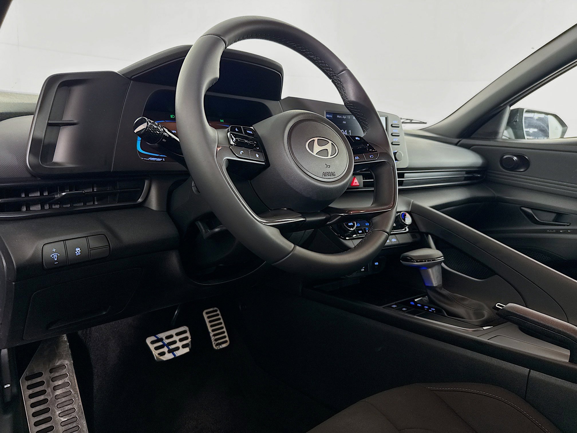 Used 2026 Hyundai Elantra Sport FWD image 22
